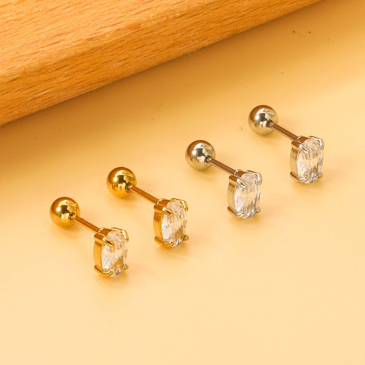 Aretes Circonia Ovalada
