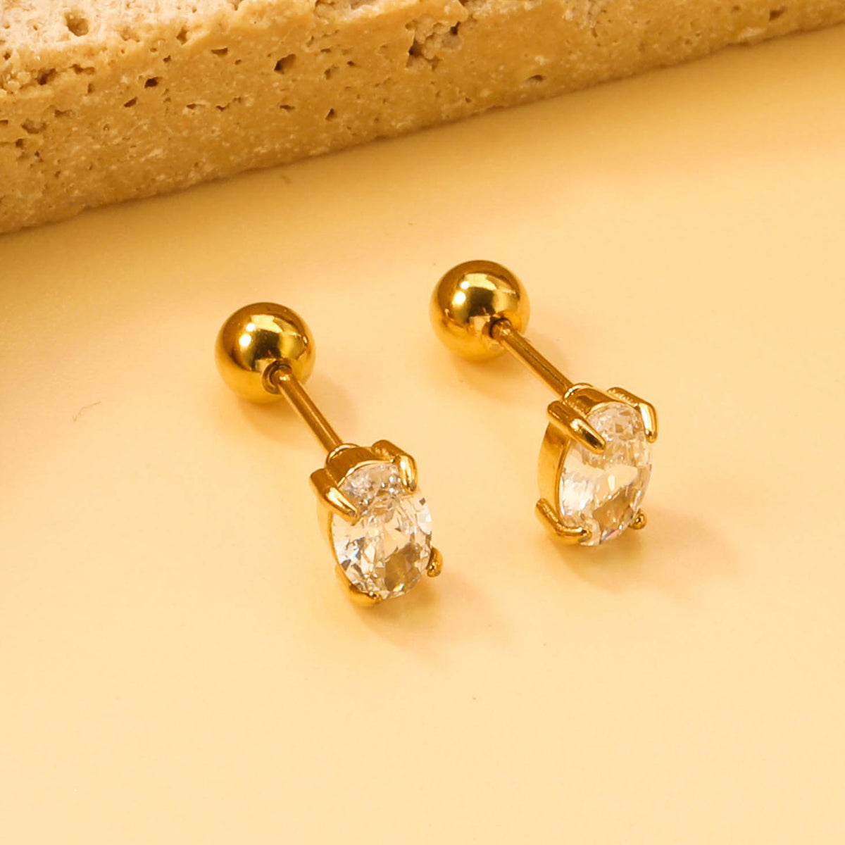 Aretes Circonia Ovalada