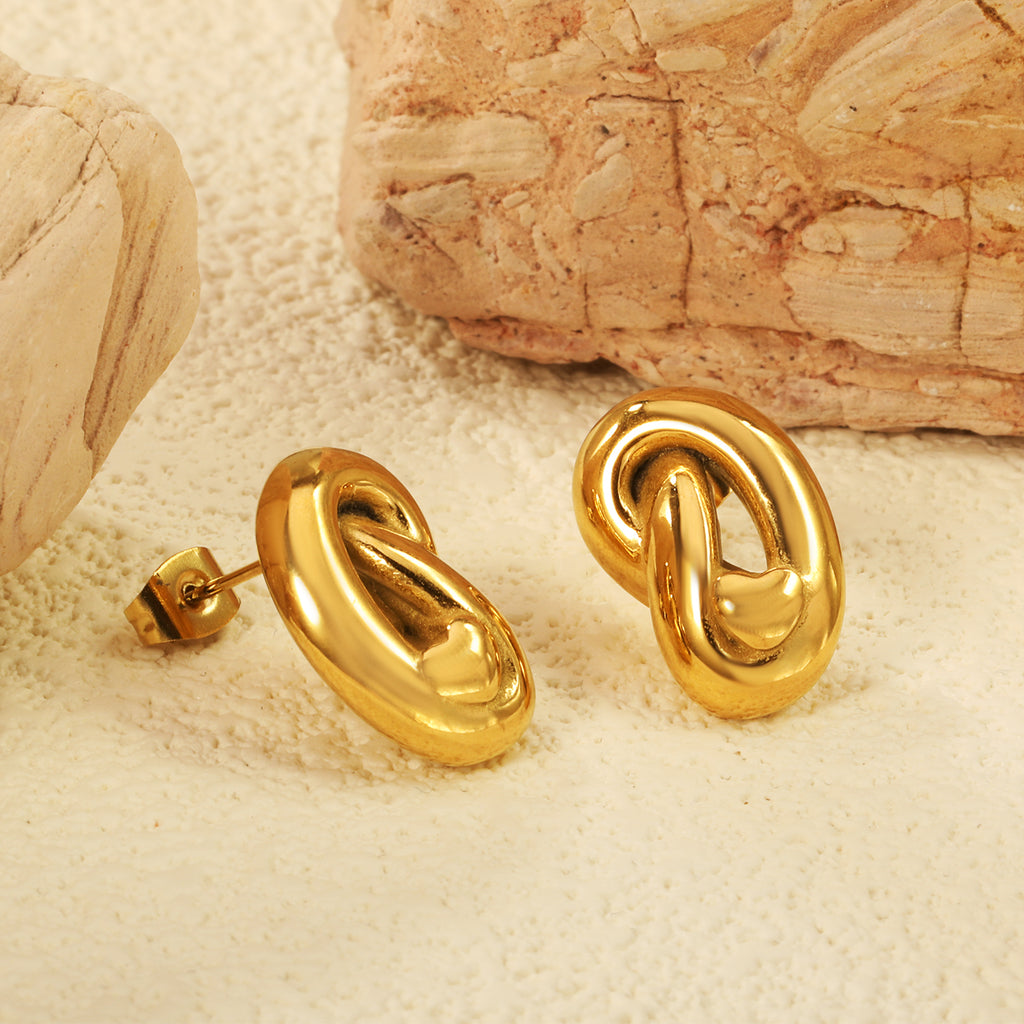 Aretes Nudo con Corazón