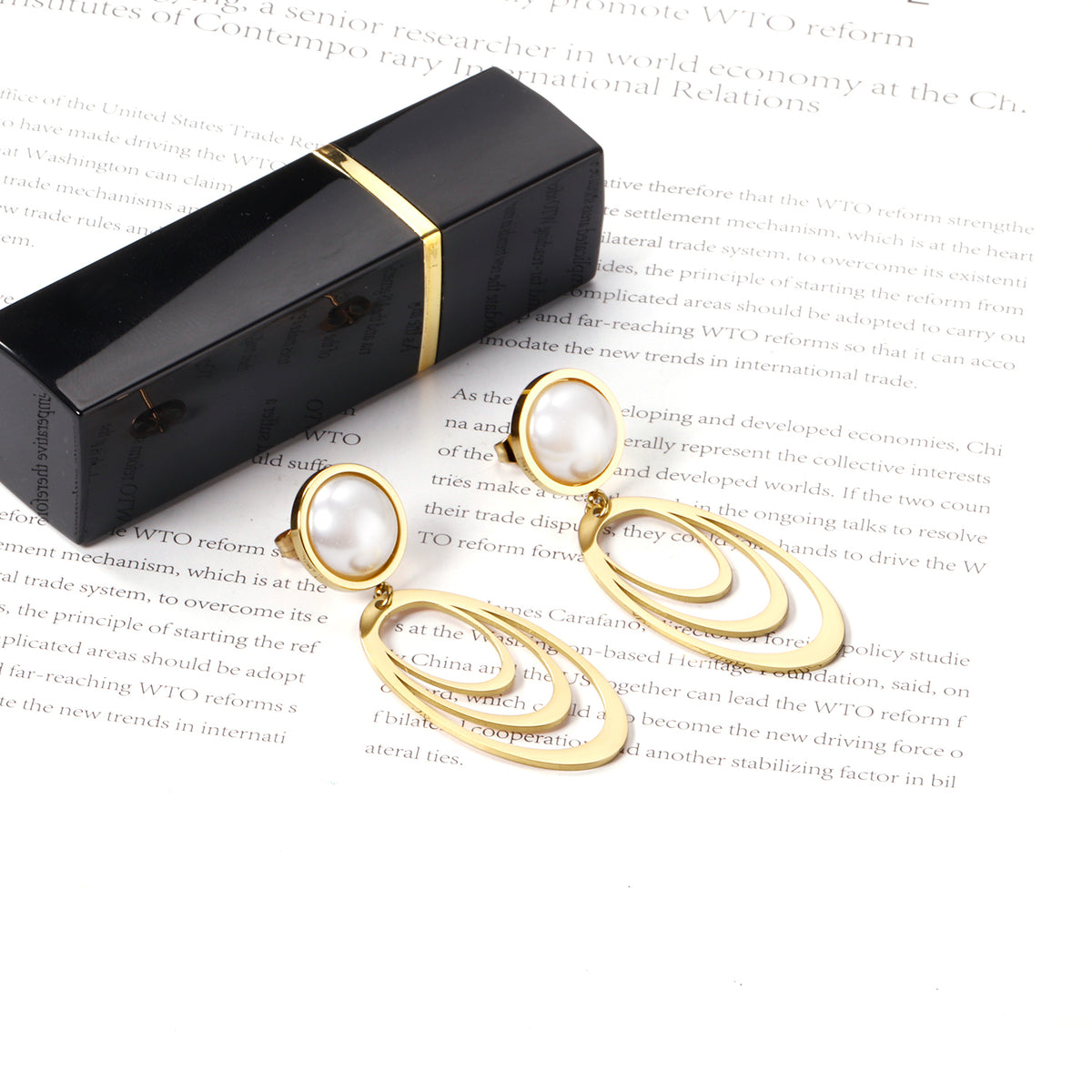 Aretes Perlas con Arcos Colgantes