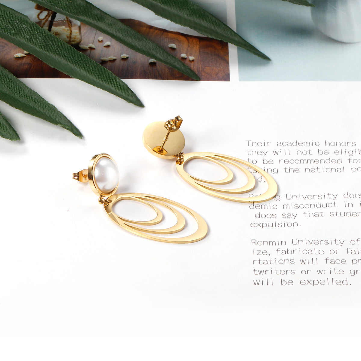 Aretes Perlas con Arcos Colgantes